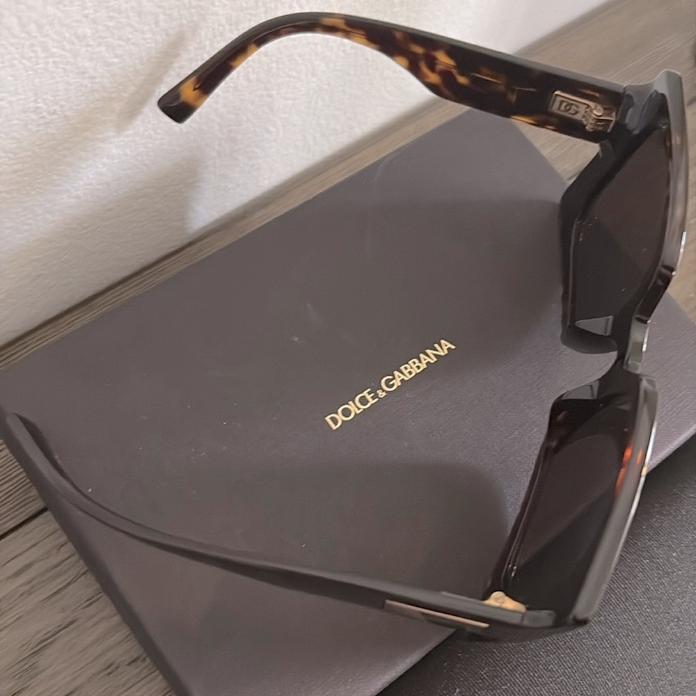 NWT [Dolce & Gabanna] DNA Oversized Squared Luxury Sunglasses in Havana - Picture 11 of 15